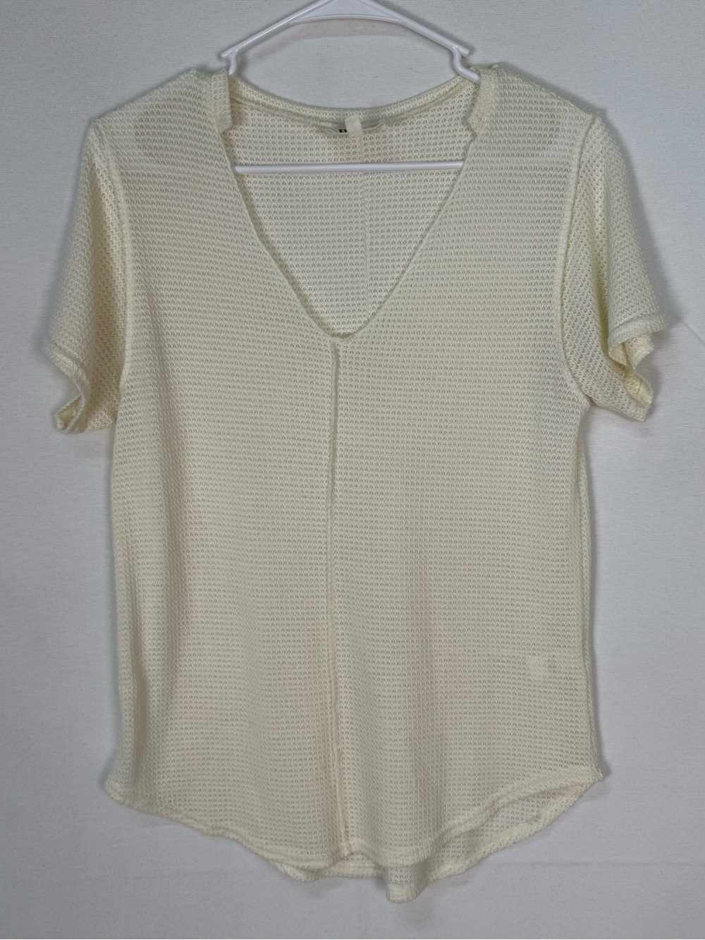 BKE Cream Short-Sleeve V-Neck Knit Tee